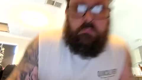 Snapshot of daddibear666 chatting on 12.20.25 daddibear666 online show from 12.20.25