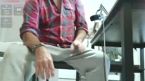 Snapshot of daddybearvlc chatting on 04.15.26 DaddyBear online show from 04.15.26