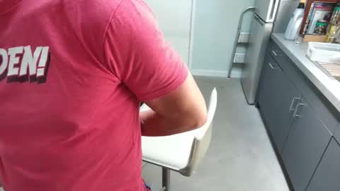 Snapshot of daddycache chatting on 05.06.26 bas online show from 05.06.26
