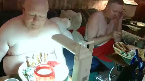 Snapshot of daddycubbyhubby chatting on 10.17.25 Daddy online show from 10.17.25