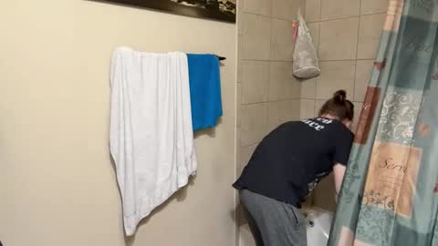 Snapshot of daddydaydrinkz chatting on 02.22.25 DaddydayDrinkz online show from 02.22.25