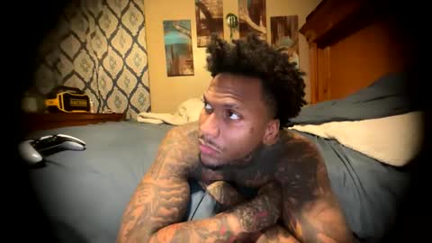 Snapshot of daddyjanimal chatting on 04.18.26 sexy tatted king bbc online show from 04.18.26