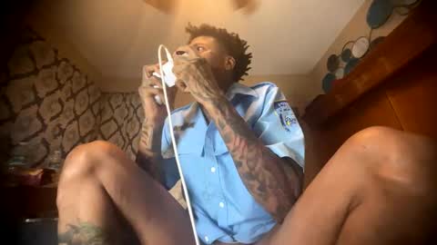 Snapshot of daddyjanimal chatting on 04.22.26 sexy tatted king bbc online show from 04.22.26