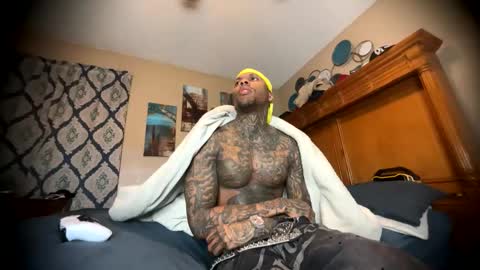 Snapshot of daddyjanimal chatting on 05.04.26 sexy tatted king bbc online show from 05.04.26