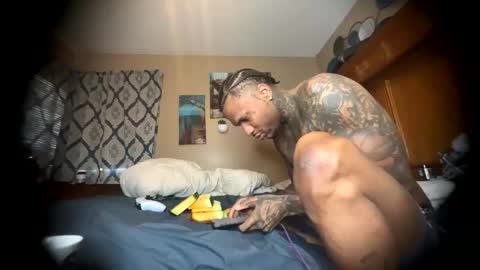 Snapshot of daddyjanimal chatting on 05.21.26 sexy tatted king bbc online show from 05.21.26