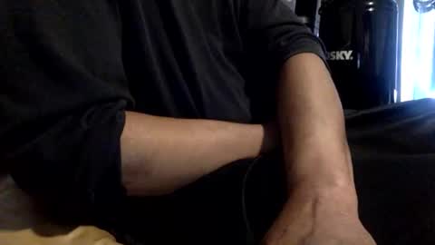 JOI use emoji thumbs up Faster   Thumbs down Slower    Hi Hand Stop    Fist Start.Stop online show from 03.03.26