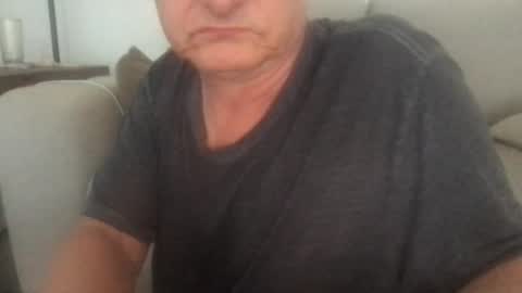 Snapshot of daddymike92883_1 chatting on 01.25.25 daddymike92883_1 online show from 01.25.25