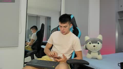 Snapshot of daddyrich4u chatting on 05.01.26 daddyrich4u online show from 05.01.26