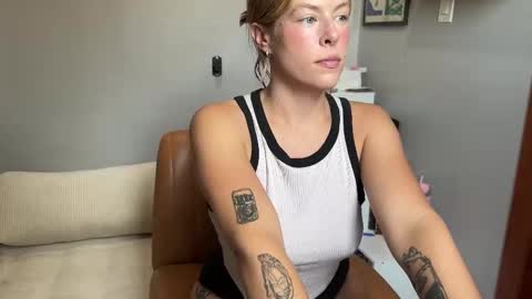 Snapshot of daddysfav_xx chatting on 09.08.25 princess online show from 09.08.25