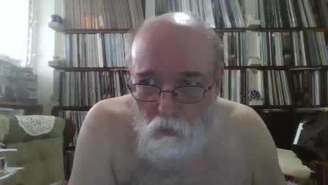 Snapshot of dadpigslut2 chatting on 12.26.24 dadpigslut online show from 12.26.24