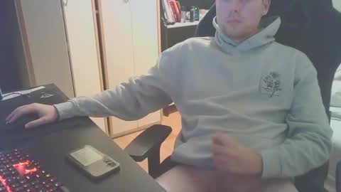 Snapshot of dae5 chatting on 10.21.25 Dae5 online show from 10.21.25