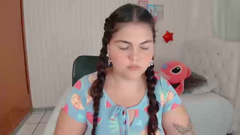 Snapshot of daeneryslove_doll chatting on 09.10.25 daeneryslove_doll online show from 09.10.25