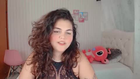Snapshot of daeneryslove_doll chatting on 09.15.25 daeneryslove_doll online show from 09.15.25