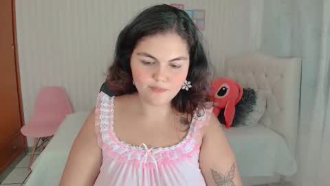 Snapshot of daeneryslove_doll chatting on 09.23.25 daeneryslove_doll online show from 09.23.25