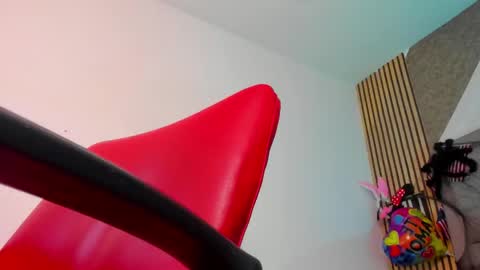 daffnelewis online show from 10.21.25