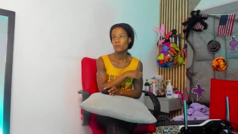 daffnelewis online show from 10.23.25