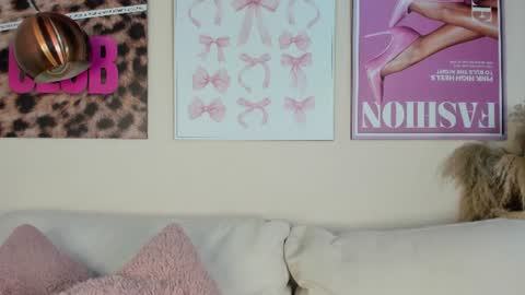 Snapshot of dafne_hillss chatting on 06.27.26 dafne_hillss online show from 06.27.26