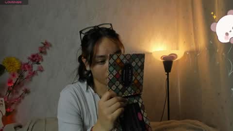 Snapshot of dafnemel chatting on 04.22.26 dafnemel online show from 04.22.26