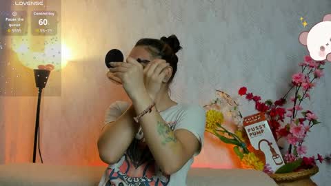 Snapshot of dafnemel chatting on 05.21.26 dafnemel online show from 05.21.26