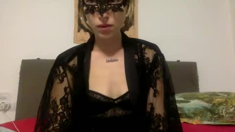 Snapshot of dafnesqueeze chatting on 12.01.24 dafnesqueeze online show from 12.01.24