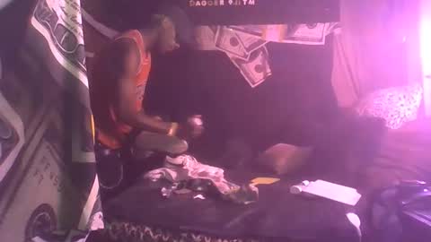 Snapshot of dagoer9eleven chatting on 10.29.25 dagoer9eleven online show from 10.29.25