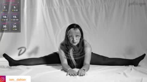 Dahiana  online show from 02.18.26