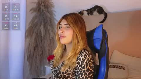 Dahiana online show from 11.25.25