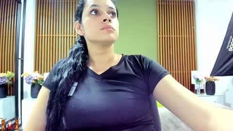  Dahiana  online show from 12.14.24