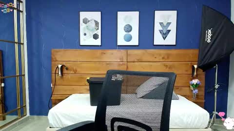  Dahiana  online show from 09.15.25