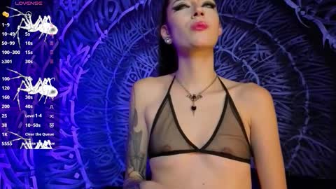 Dahlia online show from 11.30.25