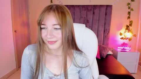 Snapshot of dahlia_rousse chatting on 09.15.25 Dahlia online show from 09.15.25