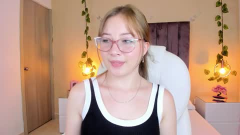 Snapshot of dahlia_rousse chatting on 09.27.25 Dahlia online show from 09.27.25