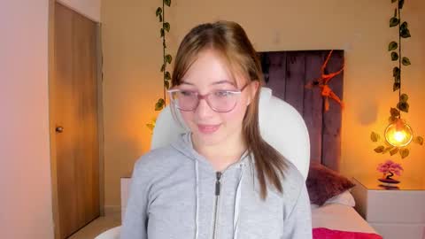 Snapshot of dahlia_rousse chatting on 10.10.25 Dahlia online show from 10.10.25