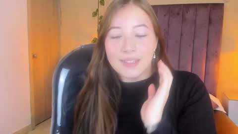 Snapshot of dahlia_rousse chatting on 11.16.25 Dahlia online show from 11.16.25