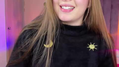 Snapshot of dahlia_rousse chatting on 12.19.25 Dahlia online show from 12.19.25