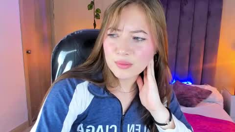 Snapshot of dahlia_rousse chatting on 12.21.25 Dahlia online show from 12.21.25