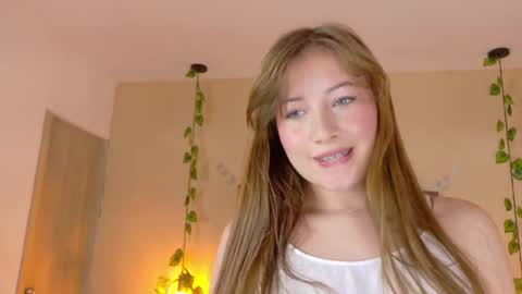 Snapshot of dahlia_rousse chatting on 02.11.26 Dahlia online show from 02.11.26