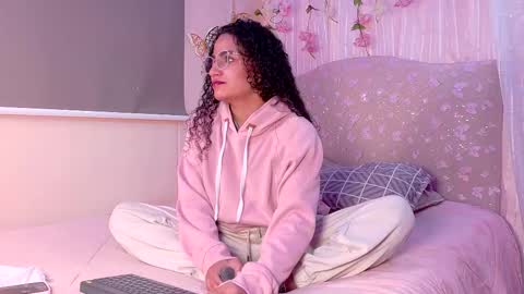 Snapshot of dahliabrowniee chatting on 02.21.26 Dahli online show from 02.21.26