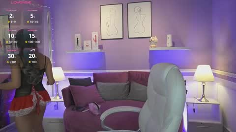 Dahlia Grey online show from 11.07.25