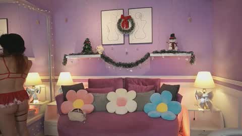 Dahlia Grey online show from 12.02.25