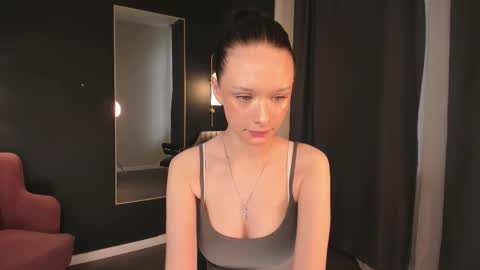 Snapshot of daily_glam chatting on 10.10.25 daily_glam online show from 10.10.25