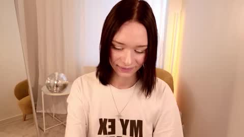 Snapshot of daily_glam chatting on 10.20.25 daily_glam online show from 10.20.25