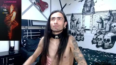 Snapshot of daimon_rock01 chatting on 01.21.25 felipe online show from 01.21.25