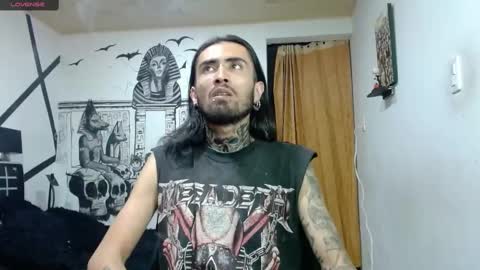 Snapshot of daimon_rock01 chatting on 02.10.25 felipe online show from 02.10.25