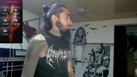 Snapshot of daimon_rock01 chatting on 05.13.26 felipe online show from 05.13.26