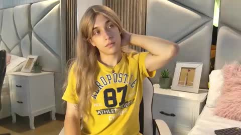 Snapshot of daimondti chatting on 09.16.25 DaimonTi online show from 09.16.25