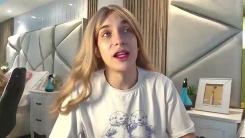 Snapshot of daimondti chatting on 09.19.25 DaimonTi online show from 09.19.25