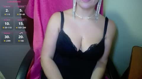 daintyygirl online show from 10.21.25
