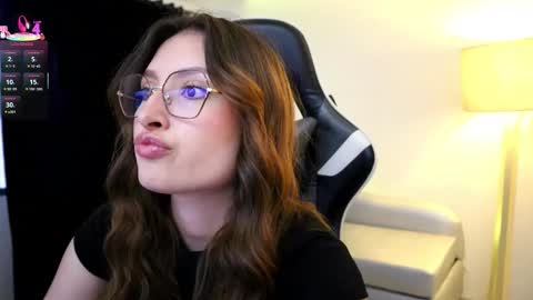 Lauren            online show from 10.10.25