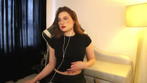 Lauren            online show from 11.18.25